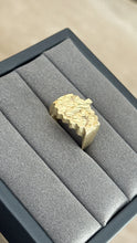 Cargar imagen en el visor de la galería, Anillo Cruz Nugget Oro 10k

